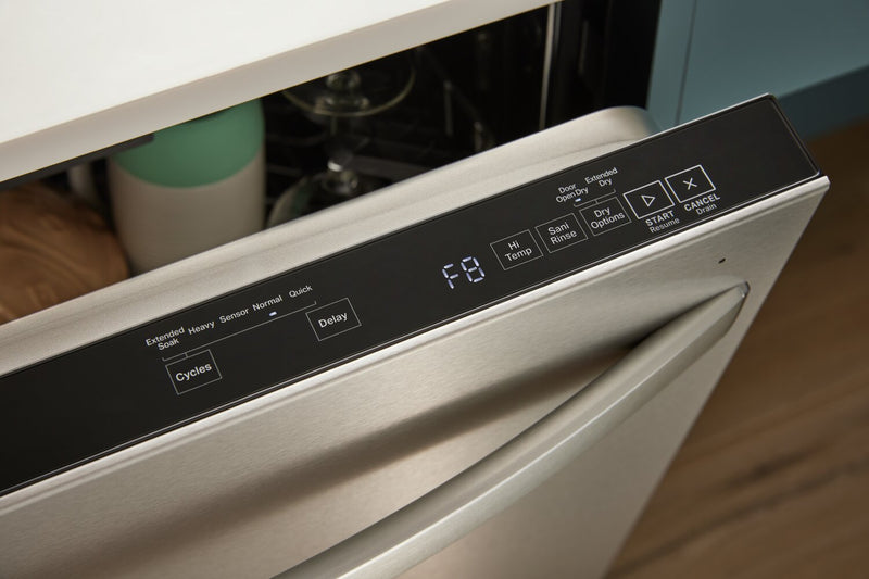 Lave-vaisselle encastré Whirlpool de 24 po et de 44 dBA avec commandes sur le dessus - acier inoxydable résistant aux traces de doigts - WDT550SAPZ