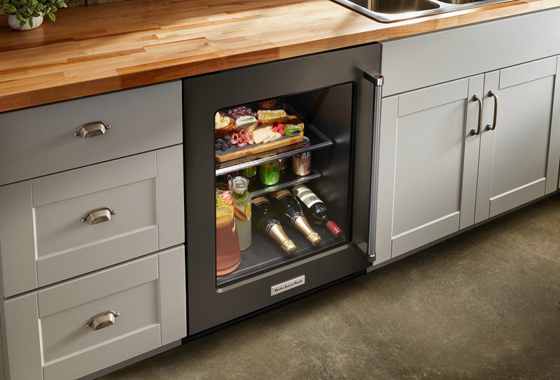 Réfrigérateur KitchenAid de 5,2 pi³ et de 24 po sous le comptoir - acier inoxydable noir avec fini PrintShieldMC - KURL314KBS