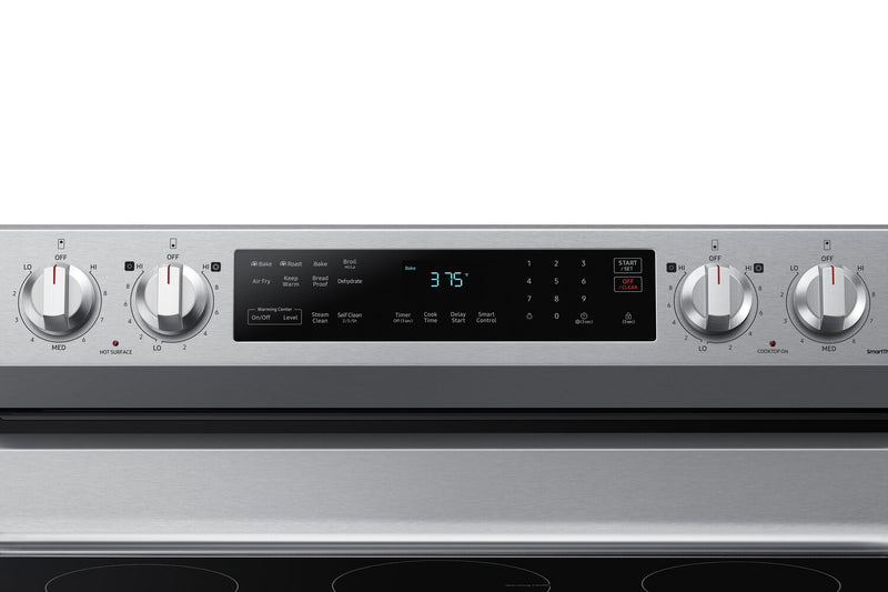 Cuisinière intelligente électrique amovible Samsung de 6,3 pi³ avec friture à air - acier inoxydable - NE63A6511SS/AC