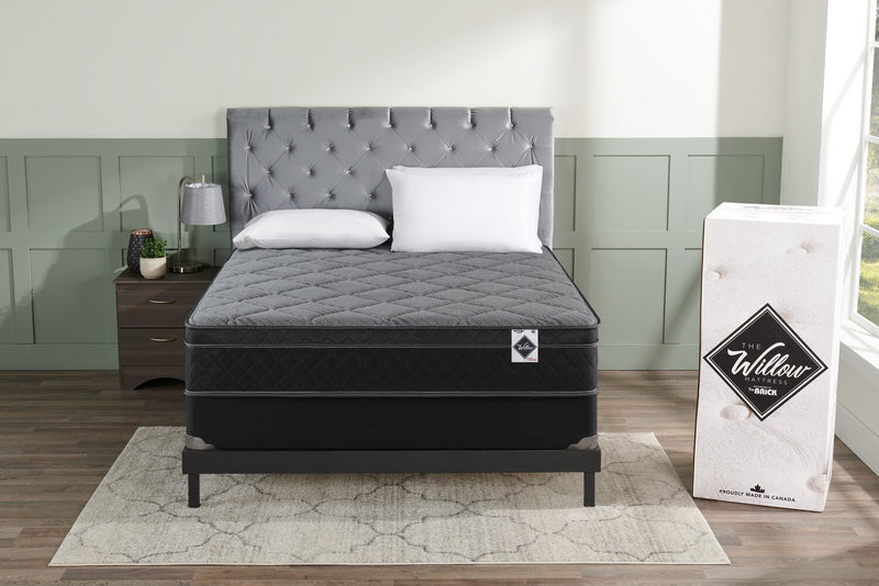 Matelas à Euro-plateau dans une boîte Aspen de Springwall pour très grand lit 