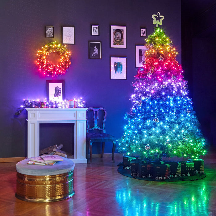 Arbre de Noël illuminé Twinkly de 7,5 pi avec lumières à DEL gérées par application - TWT400SPP-BUS 