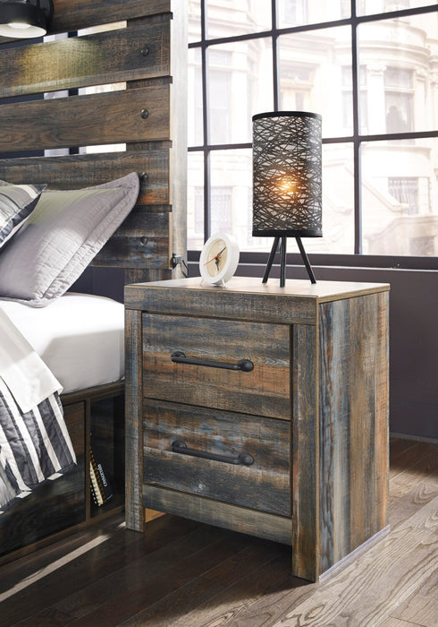 Ensemble de chambre à coucher Abby 6 pièces avec lit à panneau, commode, miroir, table de nuit, lumière DEL et port USB, brun - format très grand lit