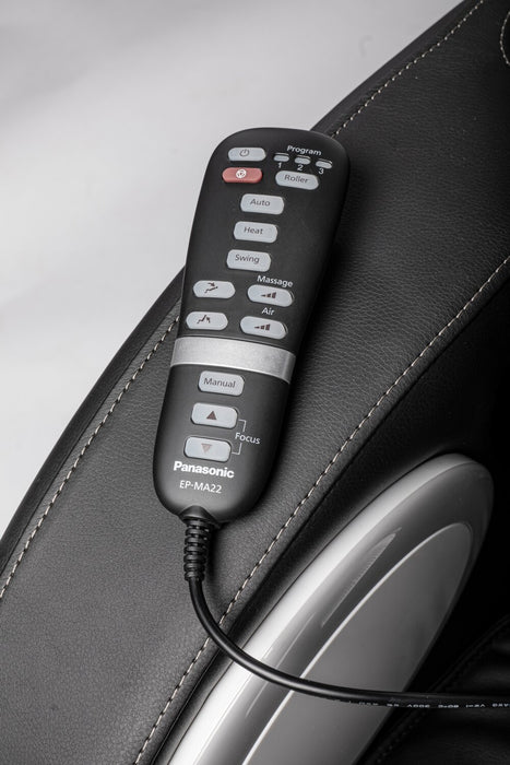 Fauteuil de massage Urban de Panasonic de 29,5 po en tissu d’apparence cuir avec Bluetooth et port USB - noir