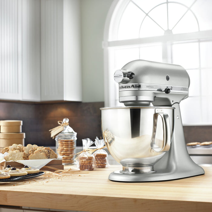 Batteur sur socle à tête inclinable KitchenAid de 5 pintes de la série Artisan - KSM150PSCU
