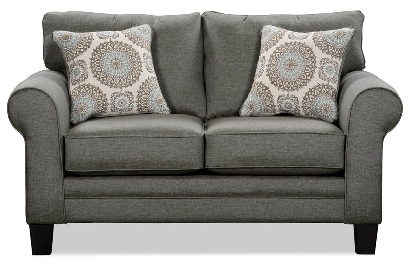Causeuse Tula de 65 po fabriquée au Canada en tissu avec accoudoirs enroulés et coussins décoratifs - gris acier