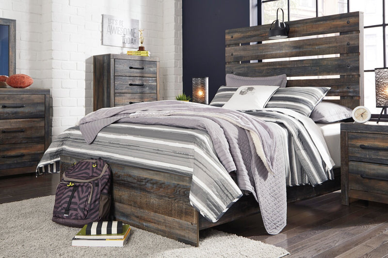 Ensemble de chambre à coucher Abby 6 pièces avec lit à panneau, commode, miroir, table de nuit, lumière DEL et port USB, brun - format lit double