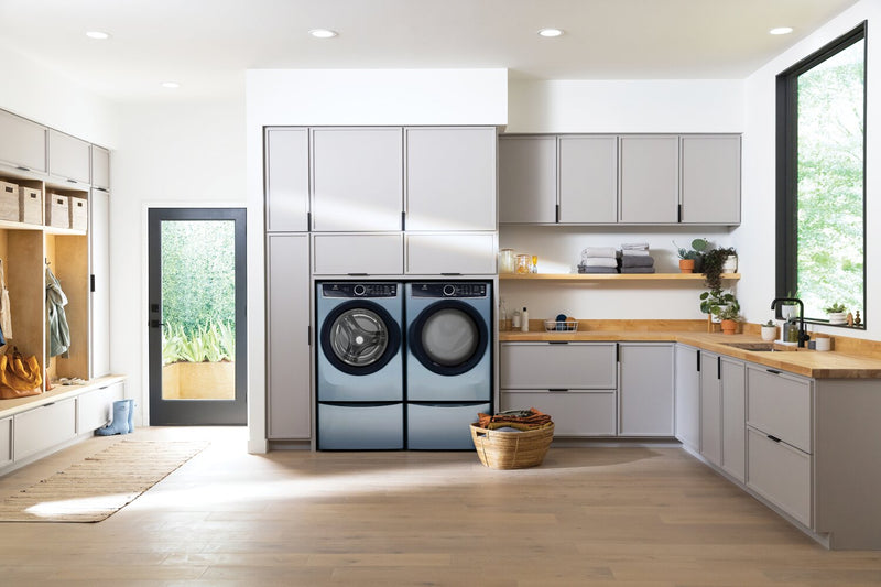 Laveuse à chargement frontal de 5,2 pi³ et sécheuse électrique de 8 pi³ de Electrolux – Bleu glacier