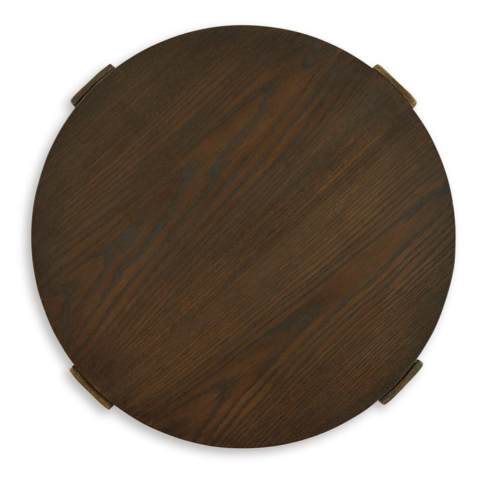 Table de bout ronde contemporaine Terza de 23,5 po - dessus en bois brun foncé avec pattes en métal bronze