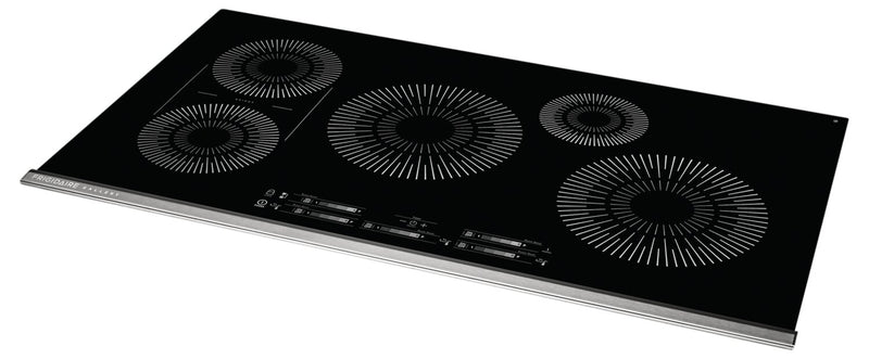 Surface de cuisson à induction Frigidaire Gallery de 36 po à 5 éléments - noire - GCCI3667AB