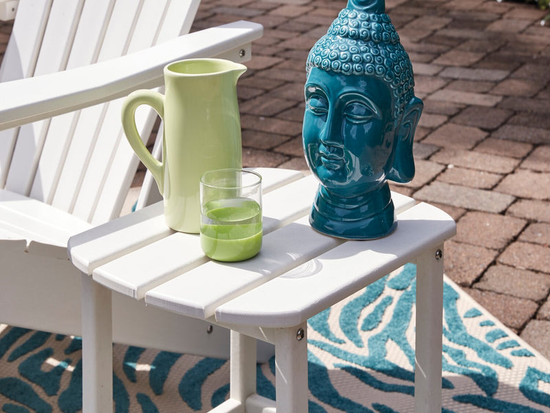 Table de bout Bask pour la terrasse à l’extérieur - 15 po (L), plastique à haute densité, résistante aux rayons UV et aux intempéries - blanche