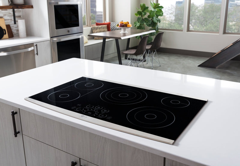 Surface de cuisson électrique LG Studio de 30 po à 5 éléments - vitrocéramique noire - LSCE305ST