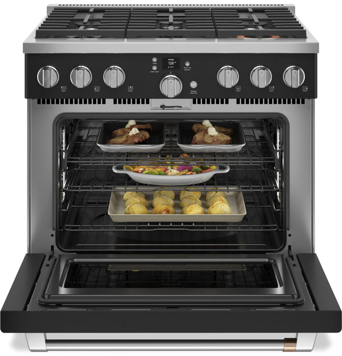 Cuisinière intelligente hybride Café de 5,7 pi³ avec convection européenne véritable et grilles autonettoyantes - noir mat - C2Y366P3TD1