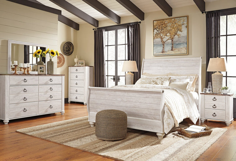 Ensemble de chambre à coucher Willowton 5 pièces avec lit-bateau, commode et miroir, blanchi - format grand lit