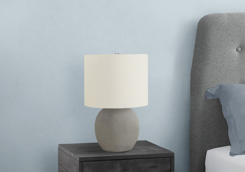 Lampe de table de 20 po béton gris avec abat-jour ivoire