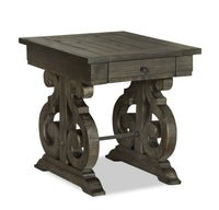 Table de bout traditionnelle Bellamy de 22 po avec rangement - pin brun foncé avec base en bois à volutes