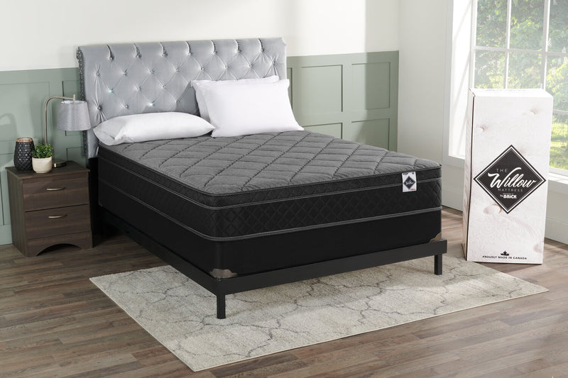 Ensemble matelas à Euro-plateau à profil bas dans une boîte Aspen de Springwall pour lit double