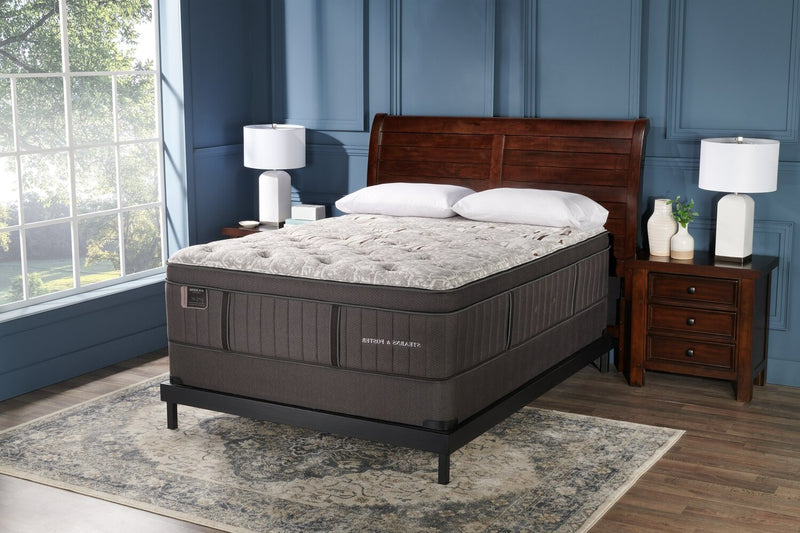 Ensemble à Euro-plateau Derby County collection Founders de Stearns & Foster pour grand lit