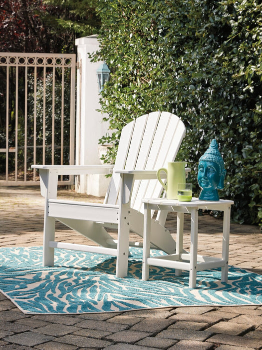 Table de bout Bask pour la terrasse à l’extérieur - 15 po (L), plastique à haute densité, résistante aux rayons UV et aux intempéries - blanche