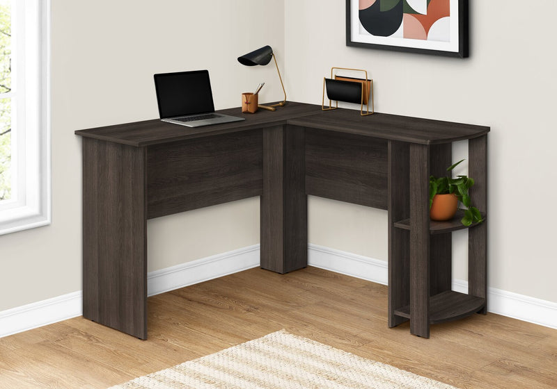Bureau en forme de L Eason de 47 po avec tablette - chêne