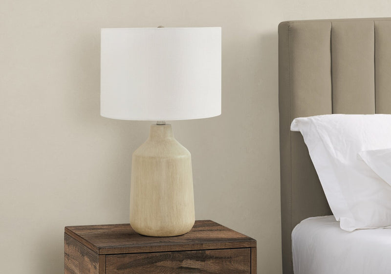 Lampe de table de 24 po béton beige avec abat-jour blanc