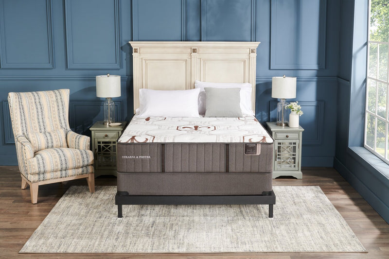 Ensemble matelas Ashton Gate collection Founders de Stearns & Foster pour grand lit