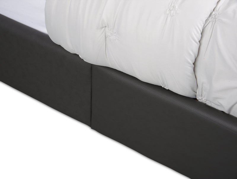 Lit plateforme rembourré Tulsa en tissu de cuir végétalien gris avec capitonnage à boutons - format grand lit
