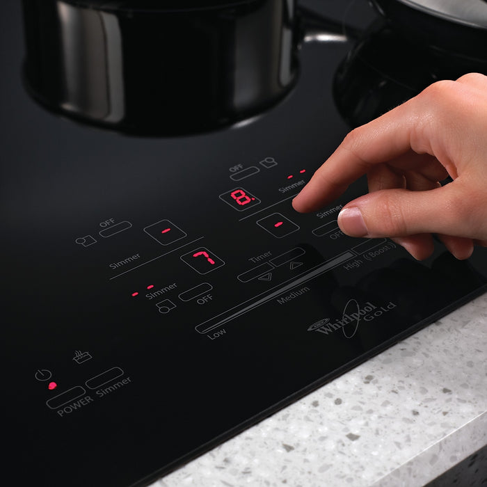 Surface de cuisson électrique à induction Whirlpool GoldMD de 30 po - noire