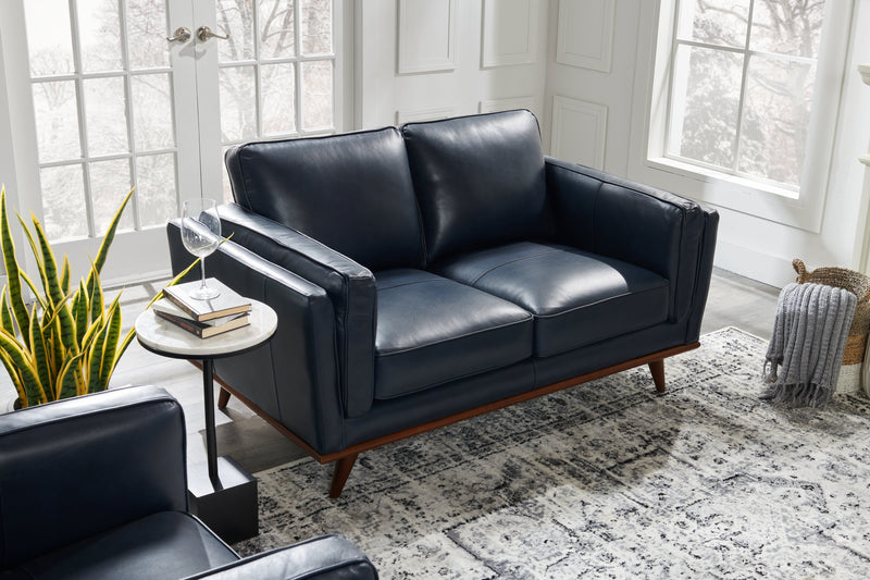 Causeuse Vivia de 63 po en cuir véritable avec coussins de siège amovibles et pattes en bois - bleu marine